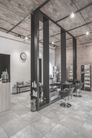 Salon fryzjerski - główna sala